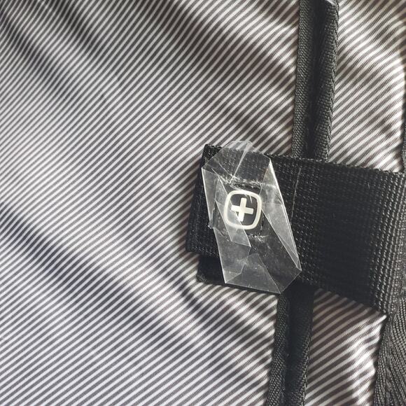 Swiss Gear Laptop Bag Messenger Mens 16 inch Gray Black Getaway Work Carry On - Picture 9 of 11